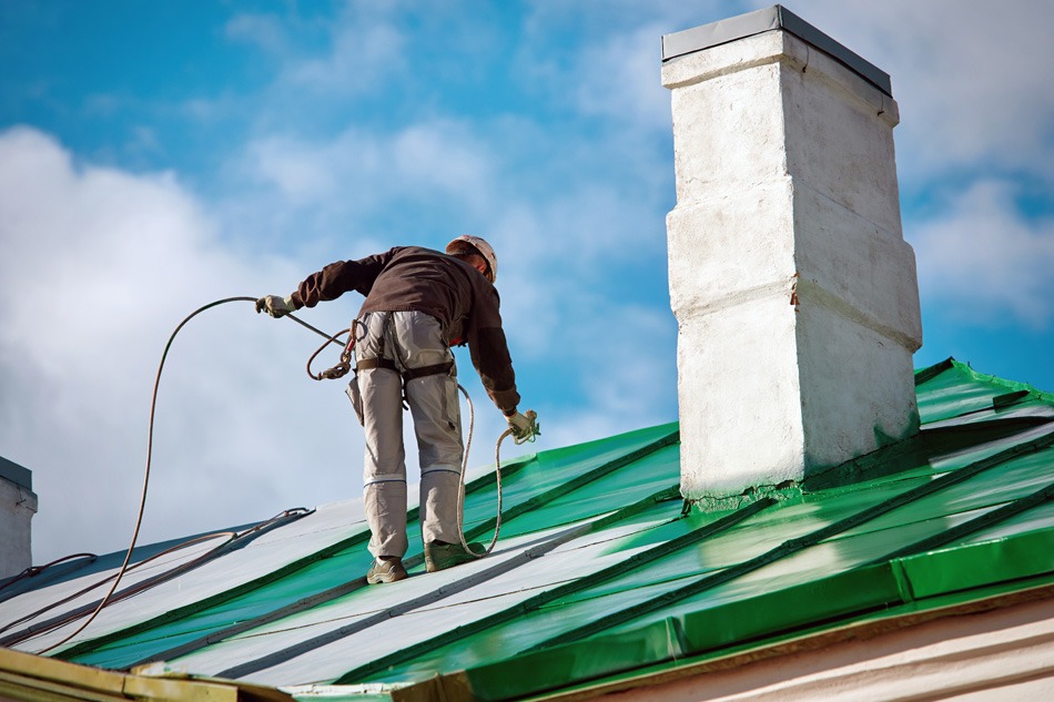 Zabezpieczenie dachu poprzez malowanie